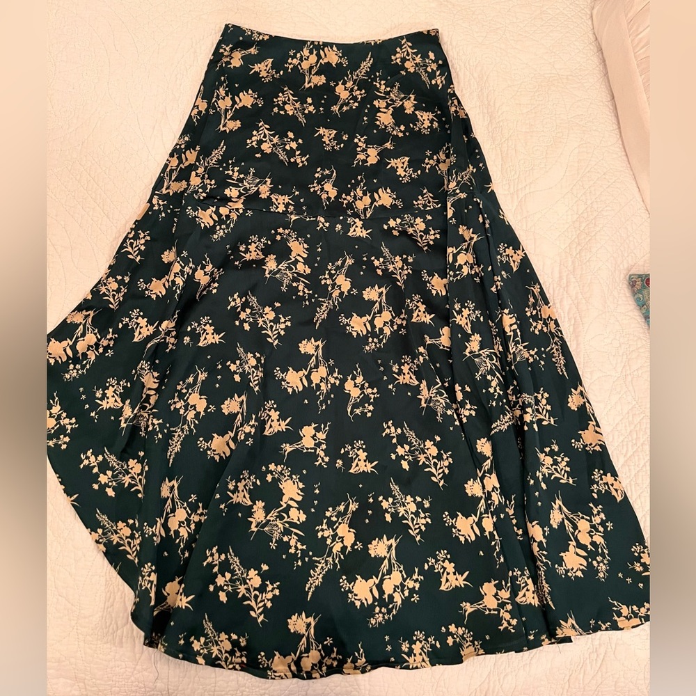 Beautiful Green and Beige Skirt